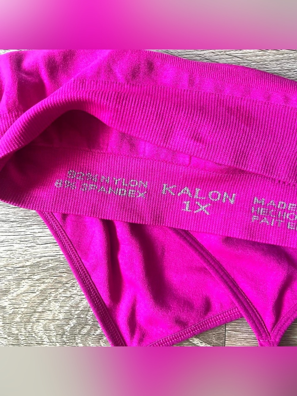 Hot pink / magenta racerback bralette / sportsbra / bra crop top - Picture 7 of 8